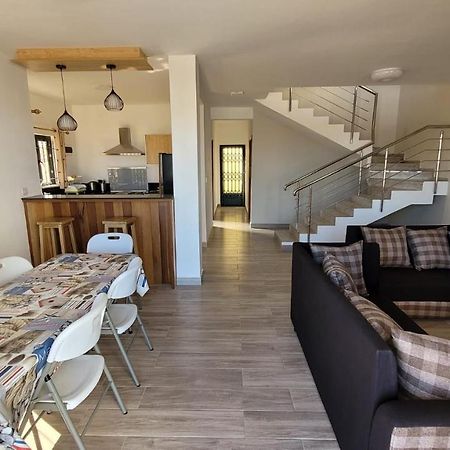 Coquette Villa Avec Piscine Flic en Flac Luaran gambar